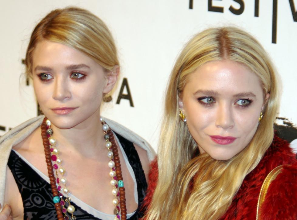 woogeneli's tweet photo. @olsengirls The secret to Mary Kate &amp; Ashley Olsen's fierce looks is here:
http://t.co/06hBCFvL4H…/45949
#TheRow http://t.co/H2YGaRJpIE