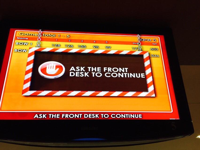 Joshuaspy's tweet image. Bowling for the first time in forever w @MagicLoy #failpic