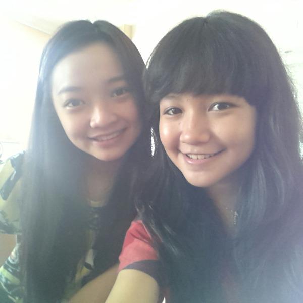tinns_Rika's tweet photo. Walaupun tnpa make up nihh teman,, :D hehee,, msh cantik yaak! :P wkwkwk http://t.co/TNjlG1wqJX
