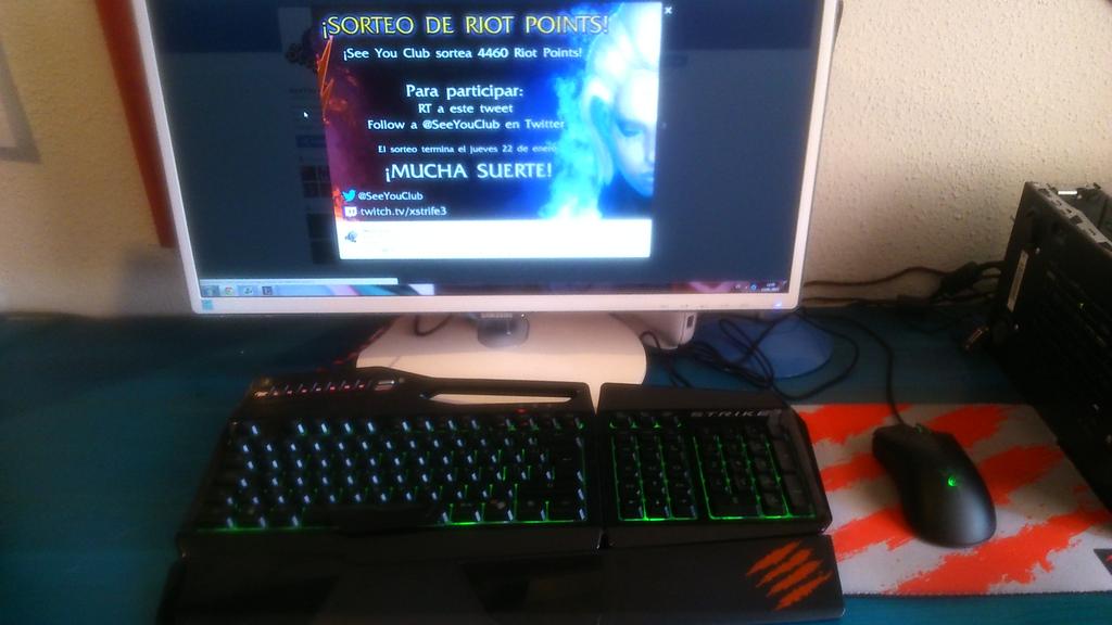 EnglandLoL's tweet photo. Todo listo para la #Goes4LoL de esta tarde! @ESLspain @SeeYouClub.  Gracias a @MadCatzEs por mi nuevo teclado! http://t.co/kGCiIb1Ply