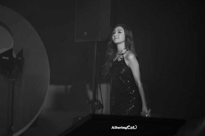 alluringcat's tweet image. #JessicaJung #JungSooYeon 141208 2014 Yahoo Asia Buzz Award 14P alluringcat.tistory.com/18