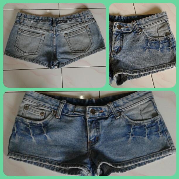 LinLinkshop's tweet photo. Hotpants, 40K, Jeans, M. BBm 2AC6729E.
#jualjeans #barangsecond #2nd #celanamurmer #jualcelana #olshop http://t.co/u5Kzz3xVYG