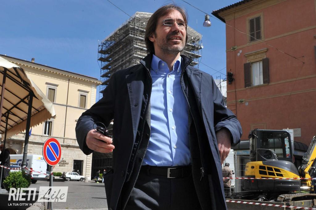 Rietilife's tweet photo. PETRANGELI VERIFICA ALL'ALBA LE PARTENZE DEL COTRAL: "CONTINUA IL LAVORO PER MIGLIORARE ... - http://t.co/FmFUtXgHZb http://t.co/0ifMmlpvSf