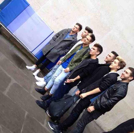 Just8Angels's tweet image. If this gets 100+ rts, then @scooterbraun should sign @StereoKicks,  #ScooterBraunSignStereokicks 💕💕