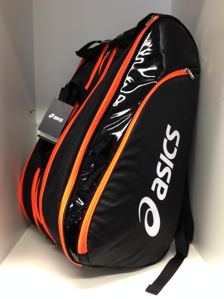 Nuevo paletero <a href="/ASICSspain/">ASICS España</a> ya disponible en nuestras tiendas y 
padelvillage.com/productos/pale…