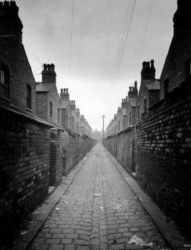 gradeaalt's tweet photo. We love #Manchester and its history. Check out our Pinterest board on all things Manc http://t.co/QloSd1xcV7 http://t.co/i2RjbxhSKI