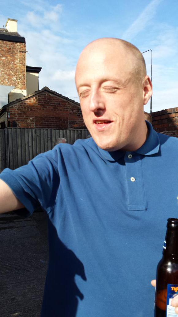 GeorgeWilson02's tweet photo. @tubsdeservesit @shoey86 @antcooke12  tubs face when he finds out hes sharing a room with them haha http://t.co/BSgHVuziCu