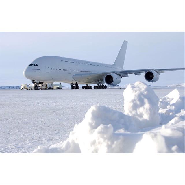 MEGAPLANE's tweet photo. #MEGAPLANE by @yagmurgoek #a380 #ltba #airportview #istanbulatatürkairport #istanbul #runway #aircraft #turkishai... http://t.co/iR5YIVUpe8