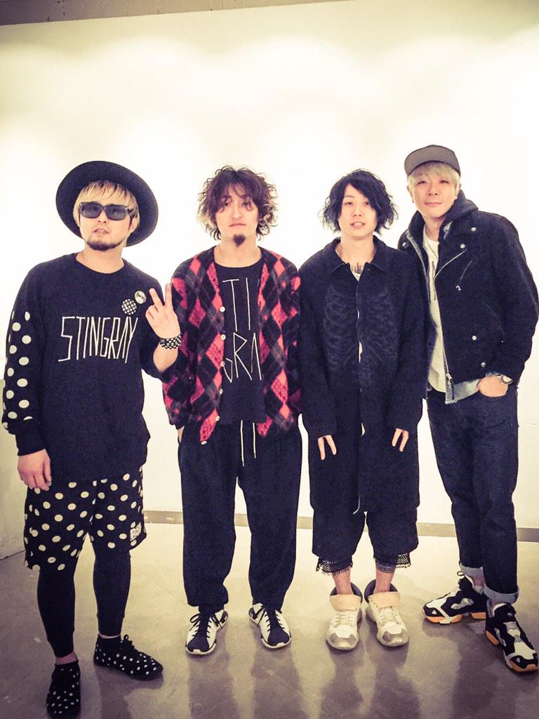 Shun Totalfat 塁さん そしてone Ok Rockのryota Tomoyaと 今年も宜しくっす Http T Co Ccjloogfat Shun Totalfat 塁さん そしてone Ok Rockのryota Tomoyaと 今年も宜しくっす Http T Co Ccjloogfat