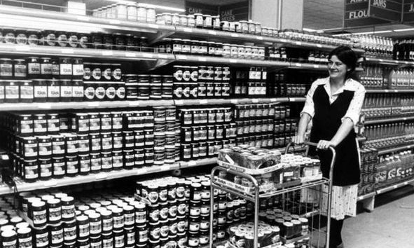 Downtonandali's tweet photo. Back in the day… How much do you remember? http://t.co/x3T8KxSLsg http://t.co/ZurvKuiqXD