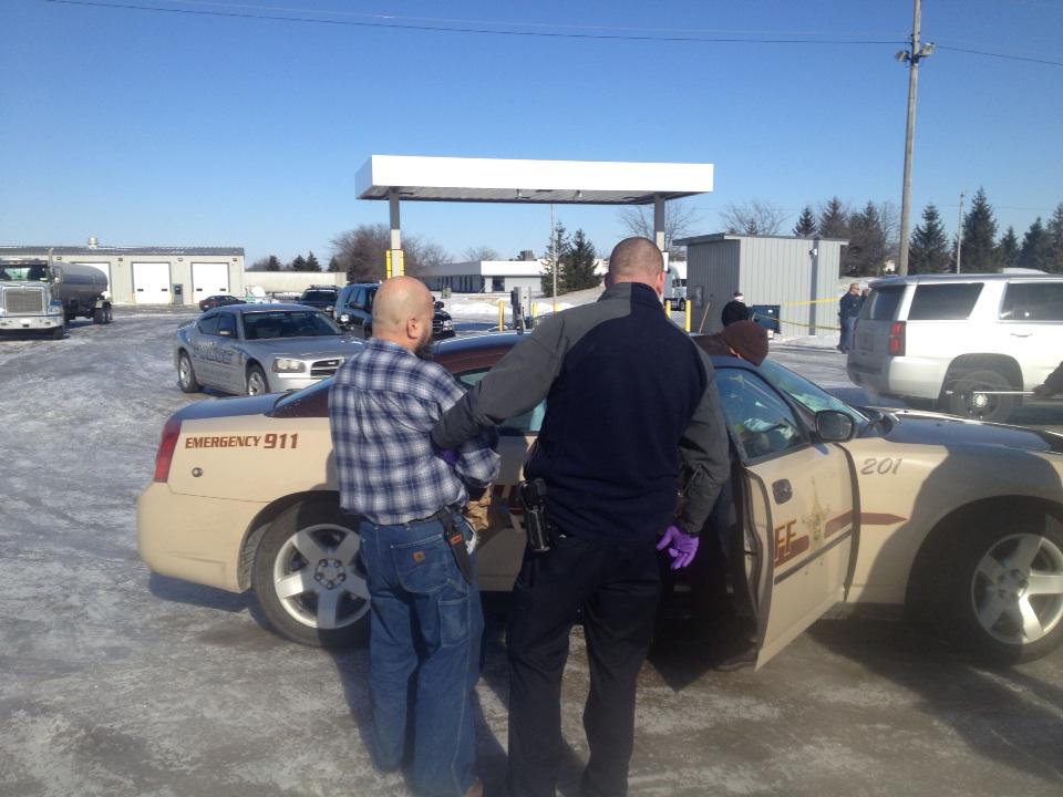 DouglasWalkerSP's tweet image. Officers prepare to transport suspect from scene of fatal stabbing in Daleville.