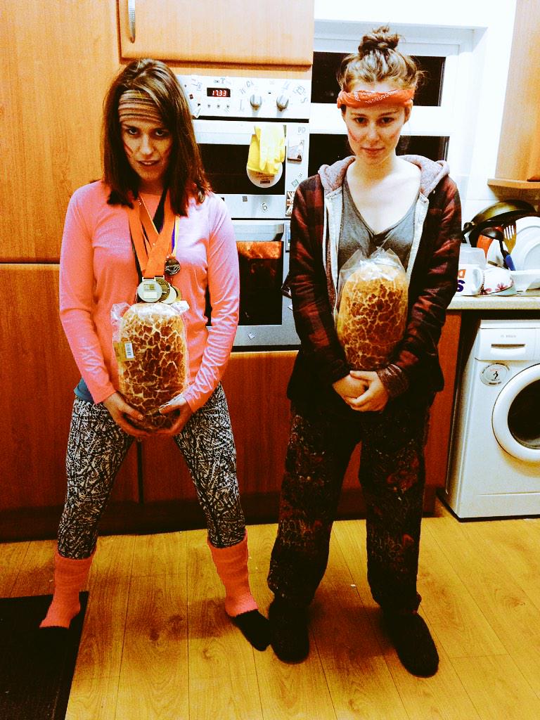 The competition is well underway against <a href="/LucyKesek/">lucy</a>  #placeyourbets #tigerbreadoff2k15