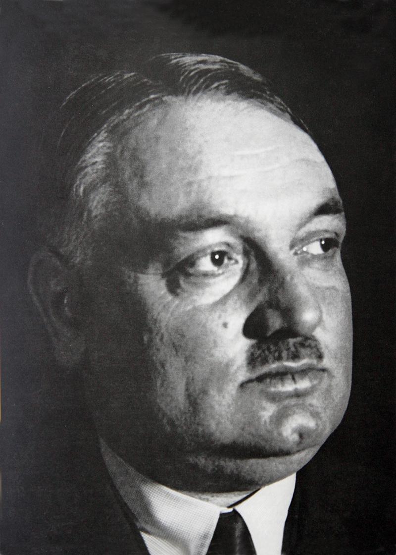 voiceofworldco's tweet photo. Yürü! Hür maviliğin bittiği son hadde kadar.
İnsan alemde hayal ettiği müddetçe yaşar.  

Yahya Kemal http://t.co/37C83F6CBm
