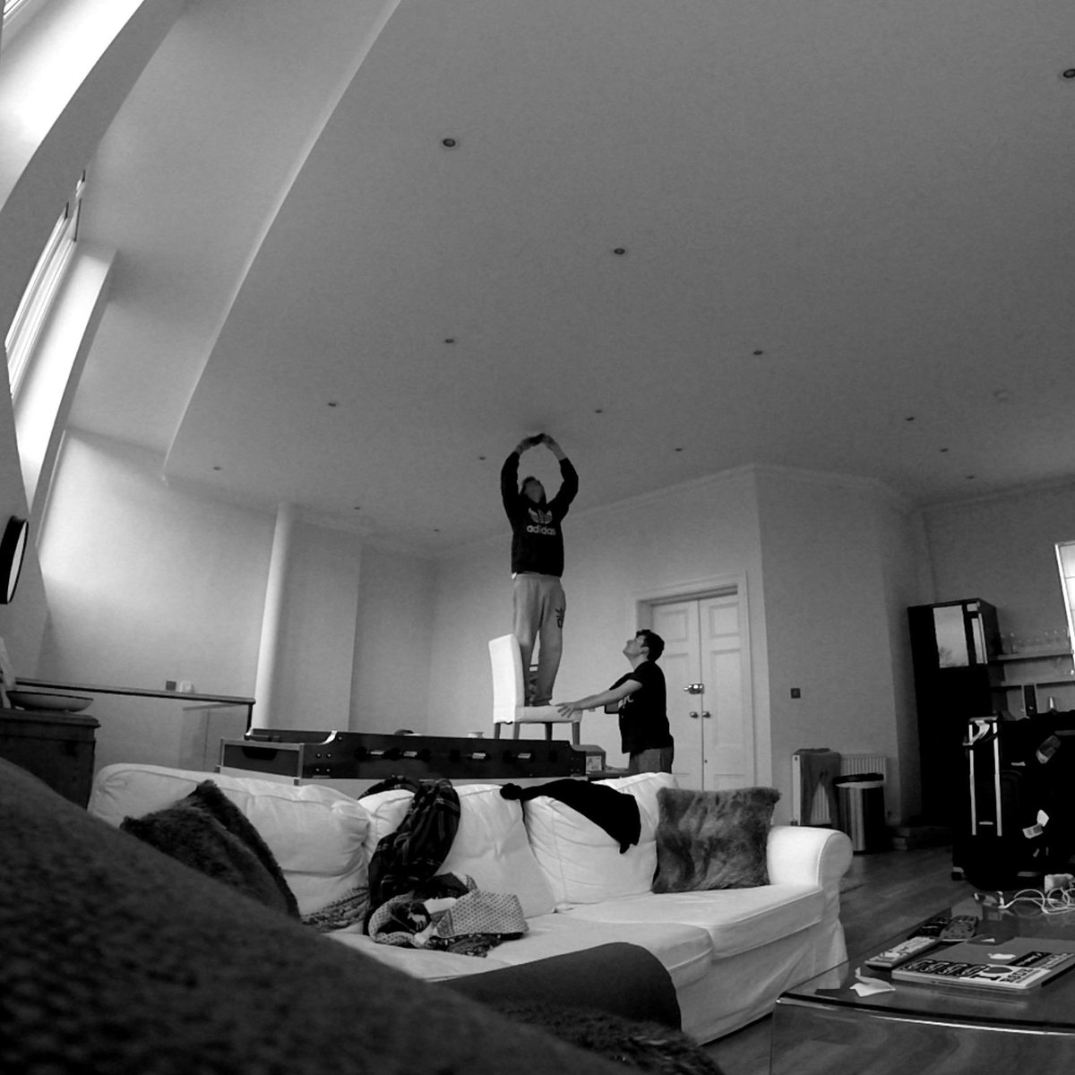 Caspar_Lee's tweet photo. I GOT MY PHONE FUCK YOU @Joe_Sugg http://t.co/cSqyheQHBd