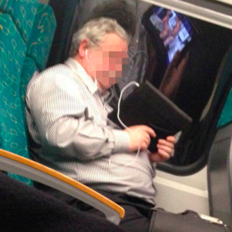 minutebuzz's tweet image. Le reflet, mec. LE REFLET !