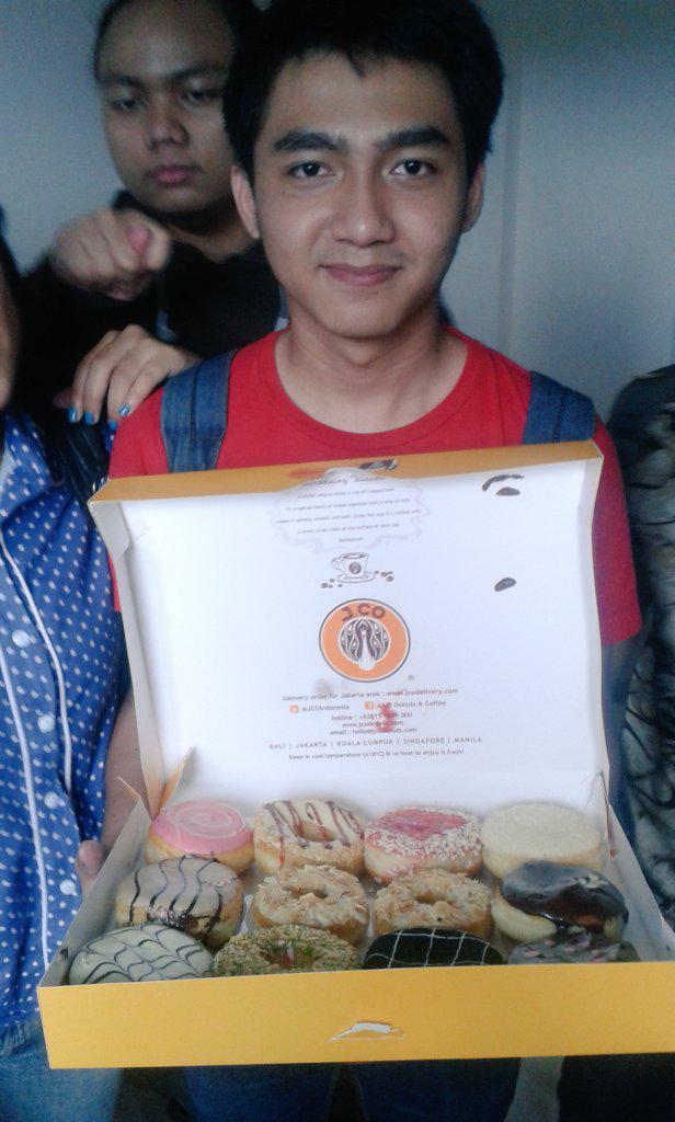 PenangkaranF's tweet photo. Happy birthday @senarsyd!! http://t.co/ukwmMDiQu6