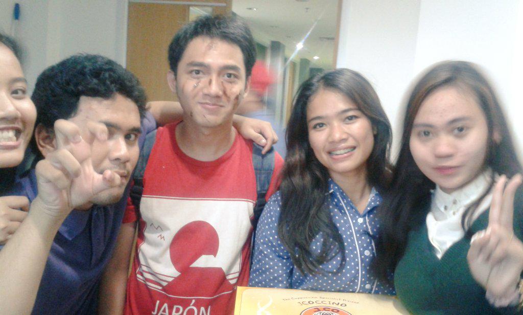 PenangkaranF's tweet photo. Happy birthday @senarsyd!! http://t.co/ukwmMDiQu6