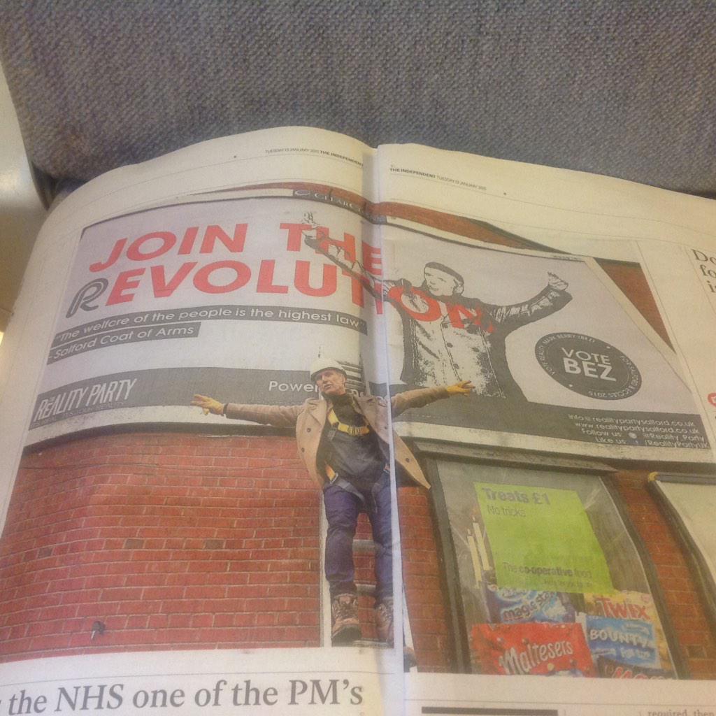 JDBeauvallet's tweet photo. Je voterais bien pour lui aux prochaines élections en banlieue de Manchester : Bez des Happy Mondays #VoteForLuck http://t.co/CTn4ymP83a