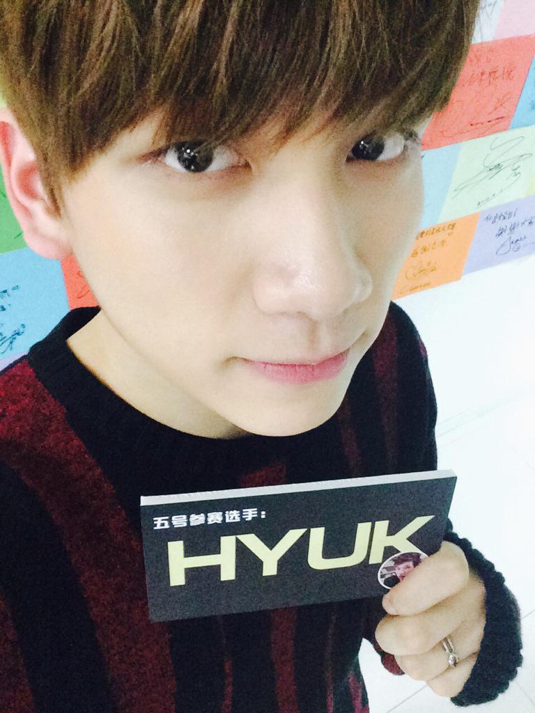 VIXX_HYUK on Twitter: "도착해서 방송 촬영 마치고 이제 저녁먹으러 가요!! http://t.co/KclDWHHILj"