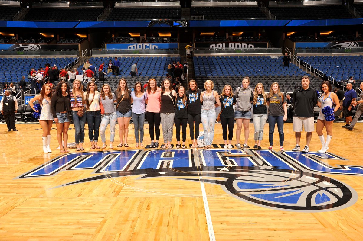 NazWomensHoops's tweet photo. Had a split last weekend. Big upcoming weekend.  #getBetter #smile #together #greatTEAMpic http://t.co/0rhlLI861S
