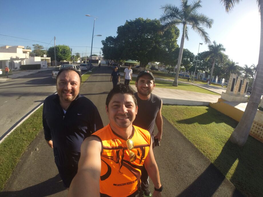 Edwin_pili's tweet photo. un poco de cardio!! parque aleman @JordyAbraham @FTorresRivas http://t.co/kLfkmNcvGU