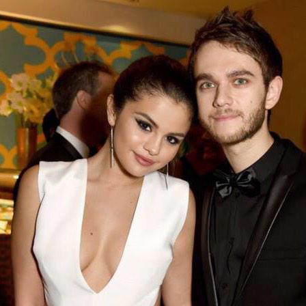 OMGitsAliA's tweet image. Hanging with @selenagomez ✌️