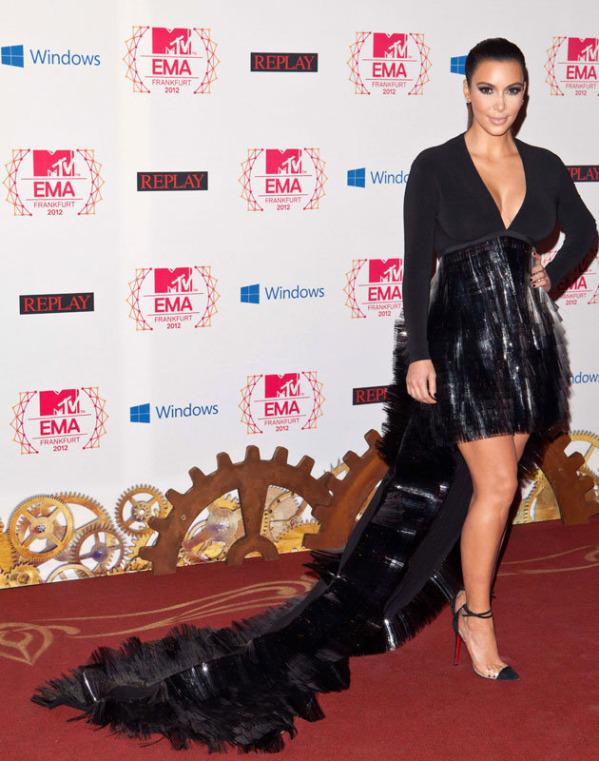 flash__xx's tweet photo. The Kardashians Biggest Fashion Fails!  http://t.co/FTzRPvC4Rk http://t.co/Wtu10ccCDO