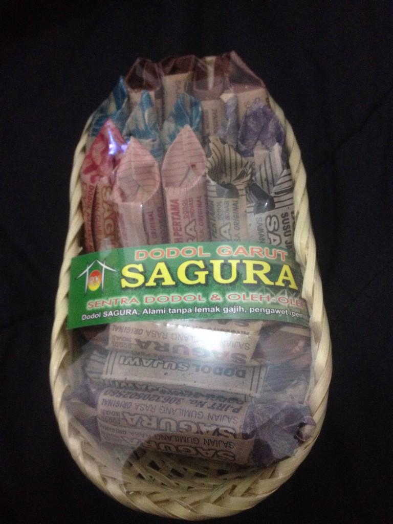 007skud's tweet photo. Kali aja ada yang mau coba Dodol bisa  langsung order ke no ini 082216915767 thx ya** http://t.co/dt9aM6wmUv