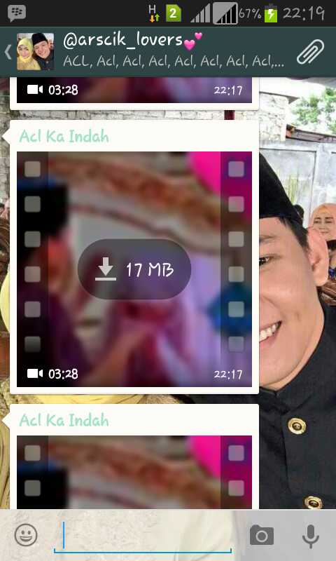 azlina6068's tweet image. "@indahsunar: 🙈😝✌ RT @oktta1210: Kelakuannn si kk indahsunar klo ngirim videoo #sawaan
Ahahahahhaa :P http://t.co/shcLmszcAz"