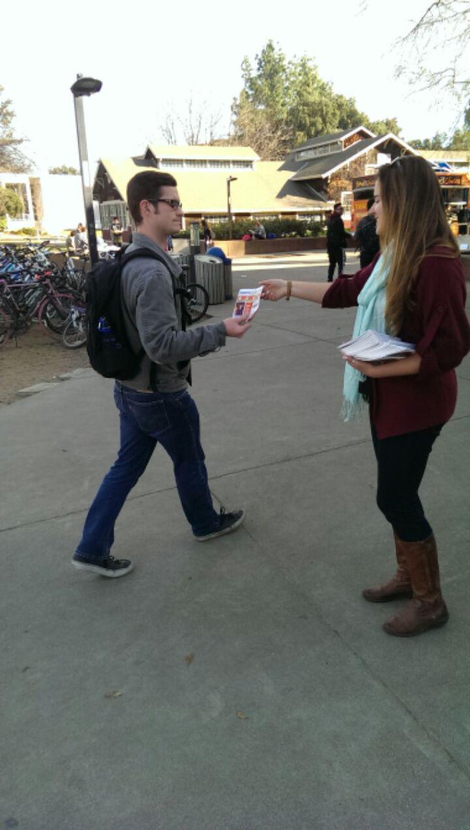 courtvonda's tweet photo. Books are going fast at UC Davis!! #cheggdeals #coupsoncoups http://t.co/yMsZzNhOJ7