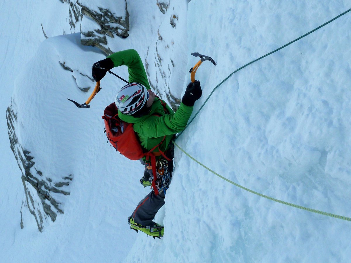 Great #ice climbing conditions today on the Cascade des Ignes in #Arolla. <a href="/Brit_Mt_Guides/">Brit Mountain Guides</a> <a href="/Arcteryx/">Arc'teryx</a>