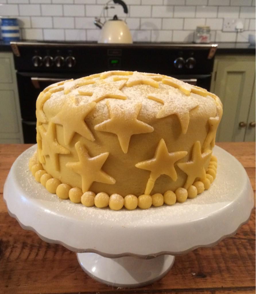 RosiesCakes's tweet photo. Feeling creative here @ RCK HQ created a new take on batterberg #classic #CAKE almond,apricot &amp; rose flavour xxxx http://t.co/f7VFrS4H0V