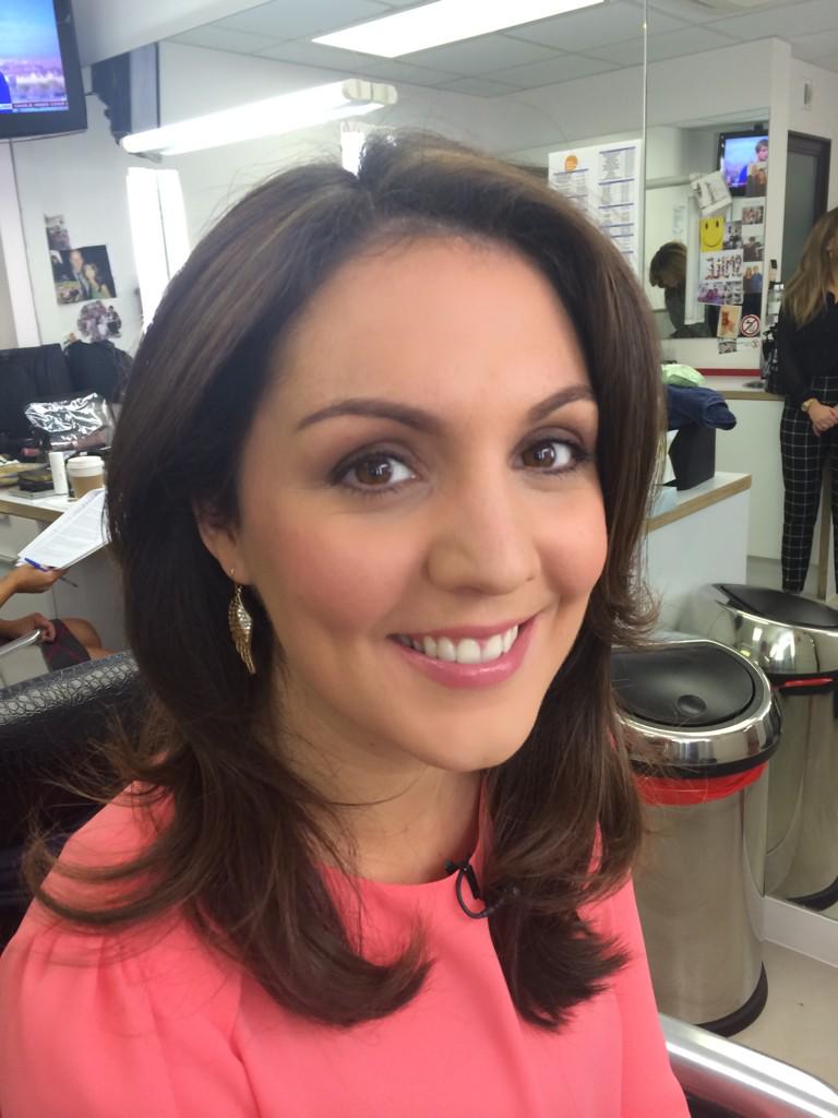 HelenHandMakeUp's tweet photo. #makeup for @Lauratobin1 @GMB #blush @StilaUK Convertible color in Gladiola #lips @BootsNo7 #BBLips in Blush Coral http://t.co/T91ba9sJE4