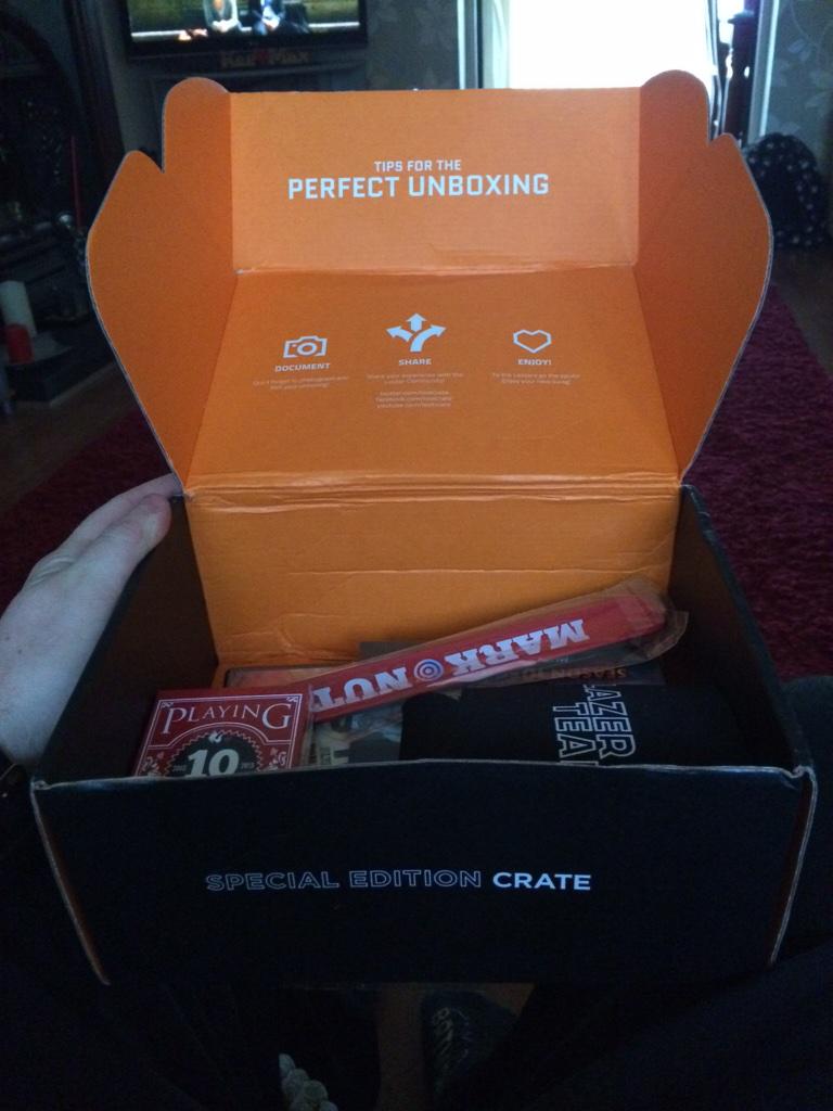Benizzle19's tweet photo. Wooo my @RoosterTeeth Lazer Team @lootcrate has just arrived today!! 😁 #RoosterTeeth #LazerTeam #LootCrate #MarkNutt http://t.co/rkHsotuQ28