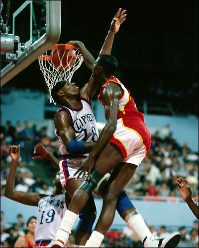 Happy 55th birthday to 2x NBA dunk champion Dominique Wilkins AKA the Human Highlight Reel! 