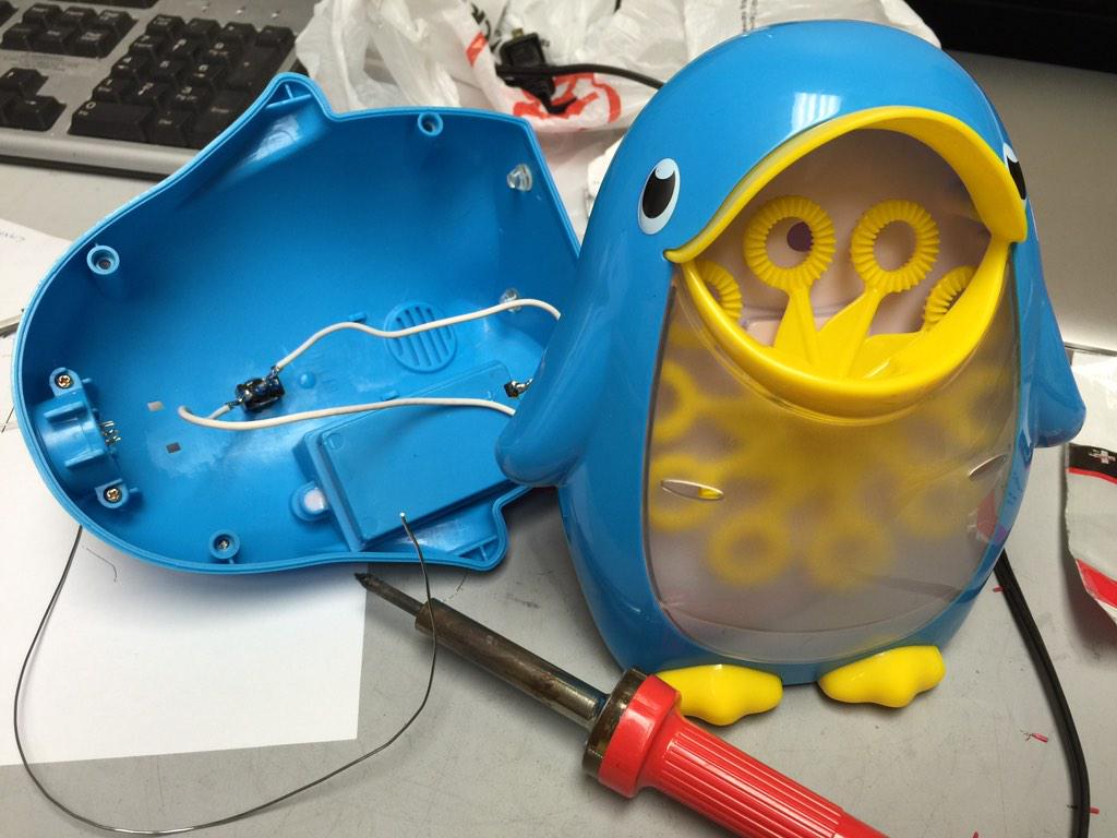benjatc's tweet photo. @iFixit Mr. Bubbles is recovering quite nicely! #repairisnoble http://t.co/iPeJ8GDvLG