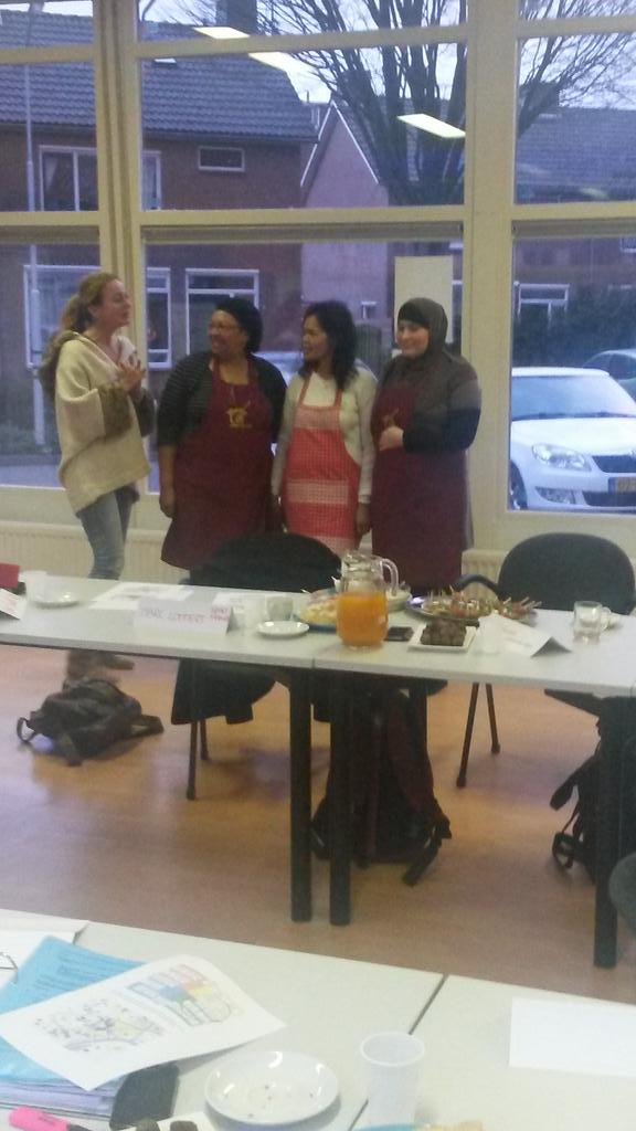 Vandaag een bijeenkomst over #overgewicht bij <a href="/DynamiekTiel/">Dynamiek-Tiel</a> in de pauze een paar gezonde hapjes geserveerd.