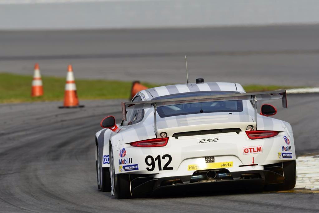 joshjwebster's tweet image. How stunning is the RSR? One day... 🙏 #intelligentperformance @PorscheRetail @CarreraCupGB @Total911 @Porsche911UK