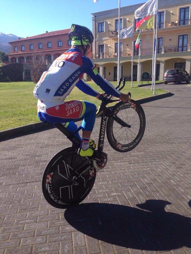 petosagan's tweet photo. #wheelie in sunny sicilia http://t.co/6Vf6fBTs9r