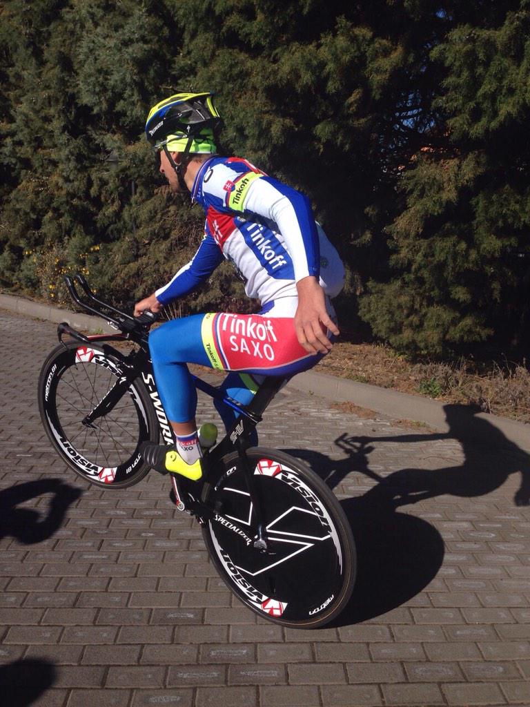 petosagan's tweet photo. #wheelie in sunny sicilia http://t.co/6Vf6fBTs9r