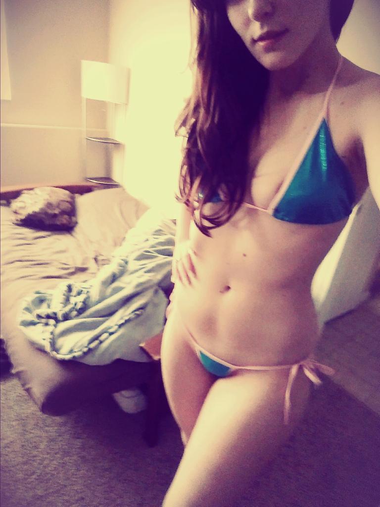 2 pic. @pristineedgexxx @LAddamsFansXXX @HustlerStLouis Dat ass doe ;) http://t.co/hP4kwul8Qe