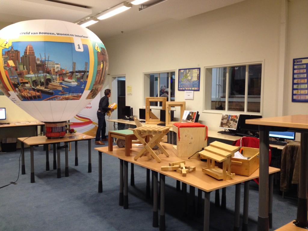 carmelhengelo's tweet photo. Open Huis Spindel Hengelo, we starten om 18.00 uur Beleef het complete vmbo! @spindelhengelo http://t.co/d6bjIuGabq