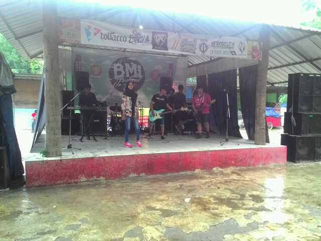LateNight_Band's tweet photo. #bmifestival2014 @wiskul (gorbekasi) http://t.co/Z3cl6CLmIF