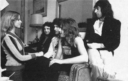 cesarpopular1's tweet photo. Bertha &amp; Queen. Coolest photo ever! http://t.co/2IfoWL4kGt