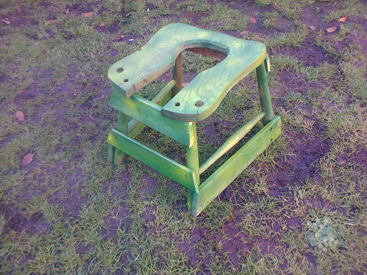 RobinWilson664's tweet image. Mark II Jungle Terrain Stooling Stool! Latest Field Trials passed with flying colours! No strain! No Pain!