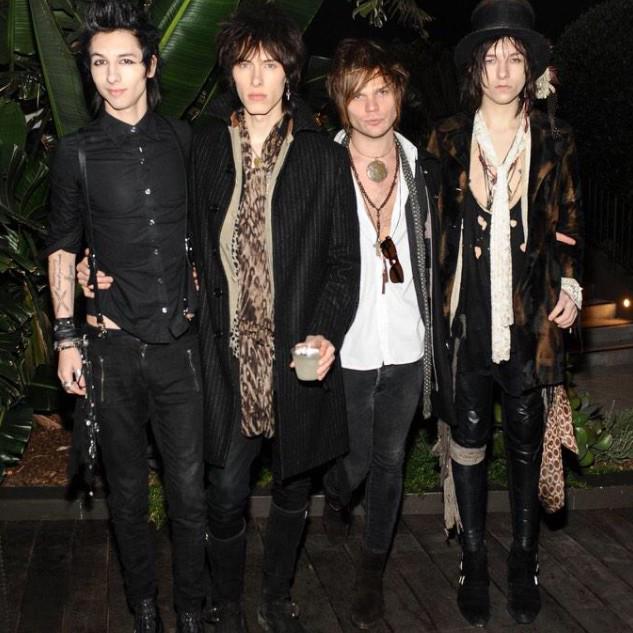 Palaye Royale On Twitter With A Little Donation The Fourth Member Of Palaye Royale Can Return To The United States Http T Co Iznkilte5j Rt Http T Co V54tdtowja