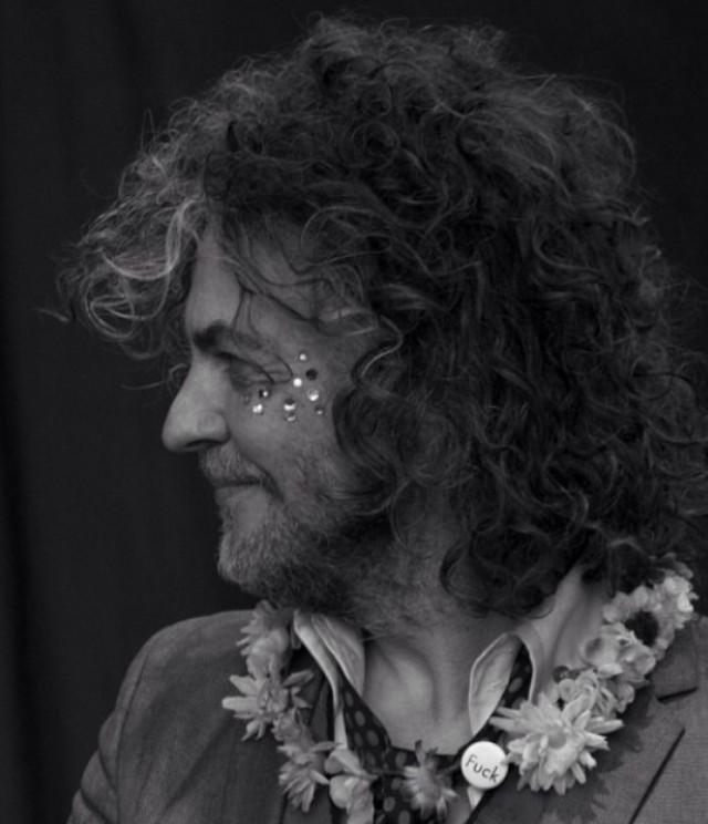 HAPPY BIRTHDAY TO THE OOEY GOOEY SPARKLY FREAKY BEAUUUUUTIFUL MR.WAYNE COYNE!!           