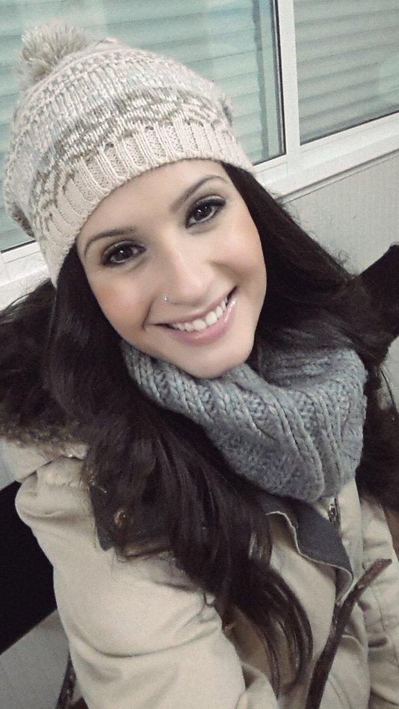 MariasanchezzGH's tweet photo. Buenas noches a todos, despues de unos pintxos, pijama calentito antimorbo #Prymark , arrecia¡¡¡ http://t.co/ZCF0Bllfff