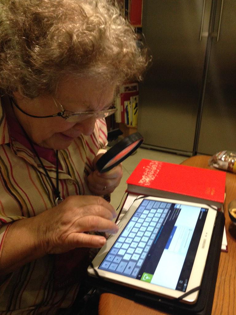 PhoebeLizz's tweet photo. Teaching grandma how to use Facebook took more work than initially anticipated http://t.co/miSI9LEWDK