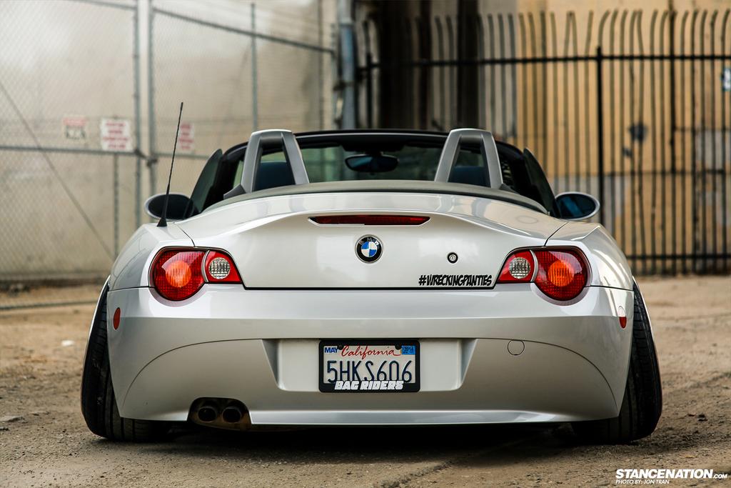 IparRacingTalde's tweet photo. Stunned BMW Z4 http://t.co/jRhIMSIJoN